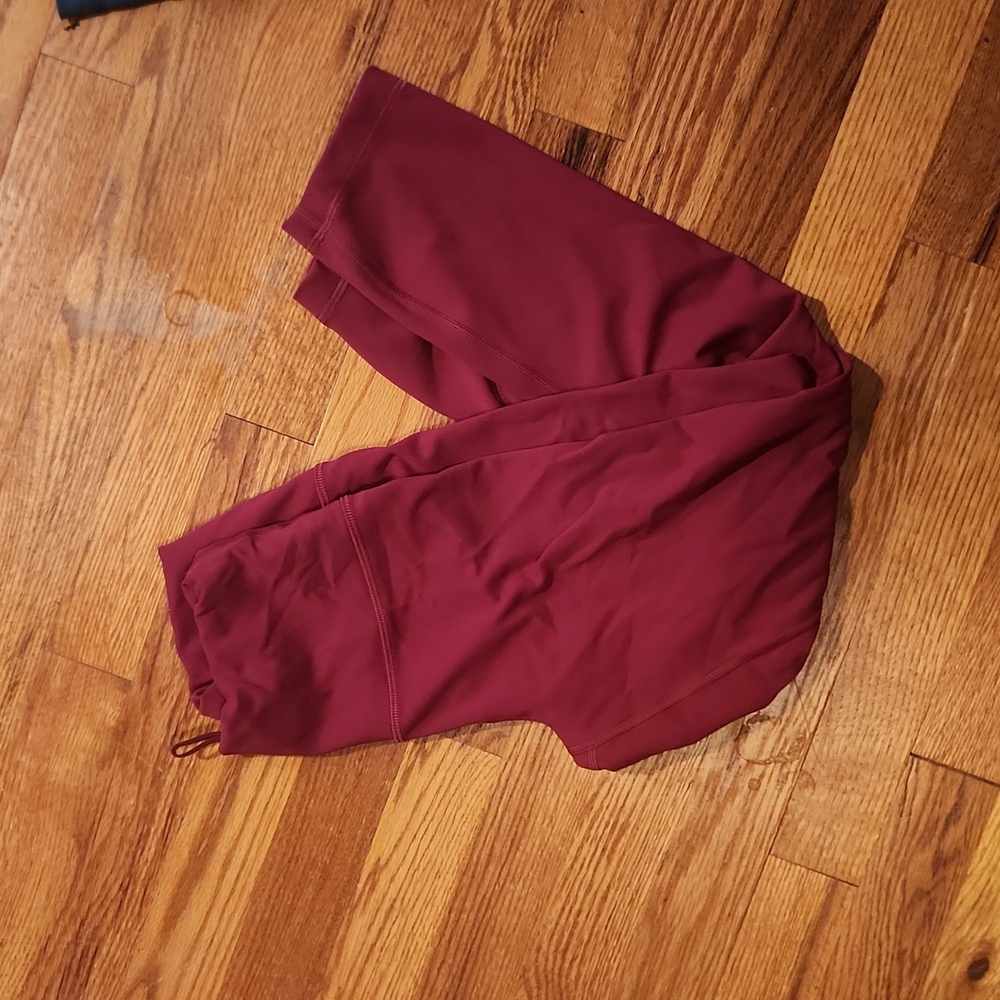 Lululemon 23" wunder trainer leggings pomegranate pink size 6 pink